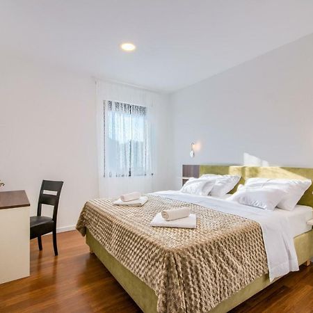 Rooms K&T Sea Side Luxury Pula Exterior photo
