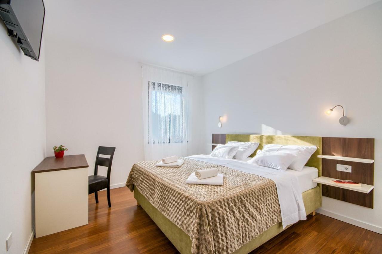 Rooms K&T Sea Side Luxury Pula Exterior photo