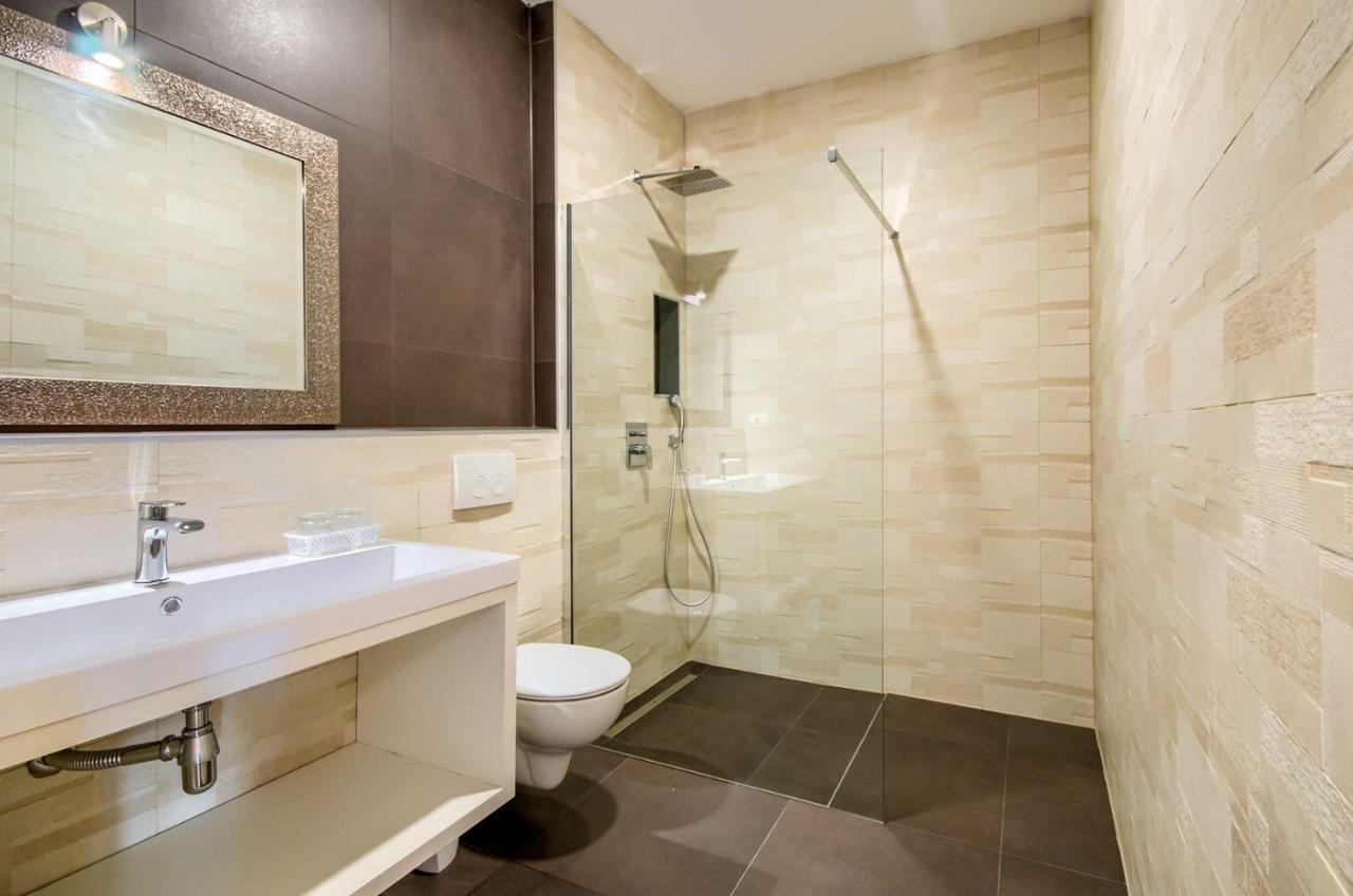 Rooms K&T Sea Side Luxury Pula Exterior photo